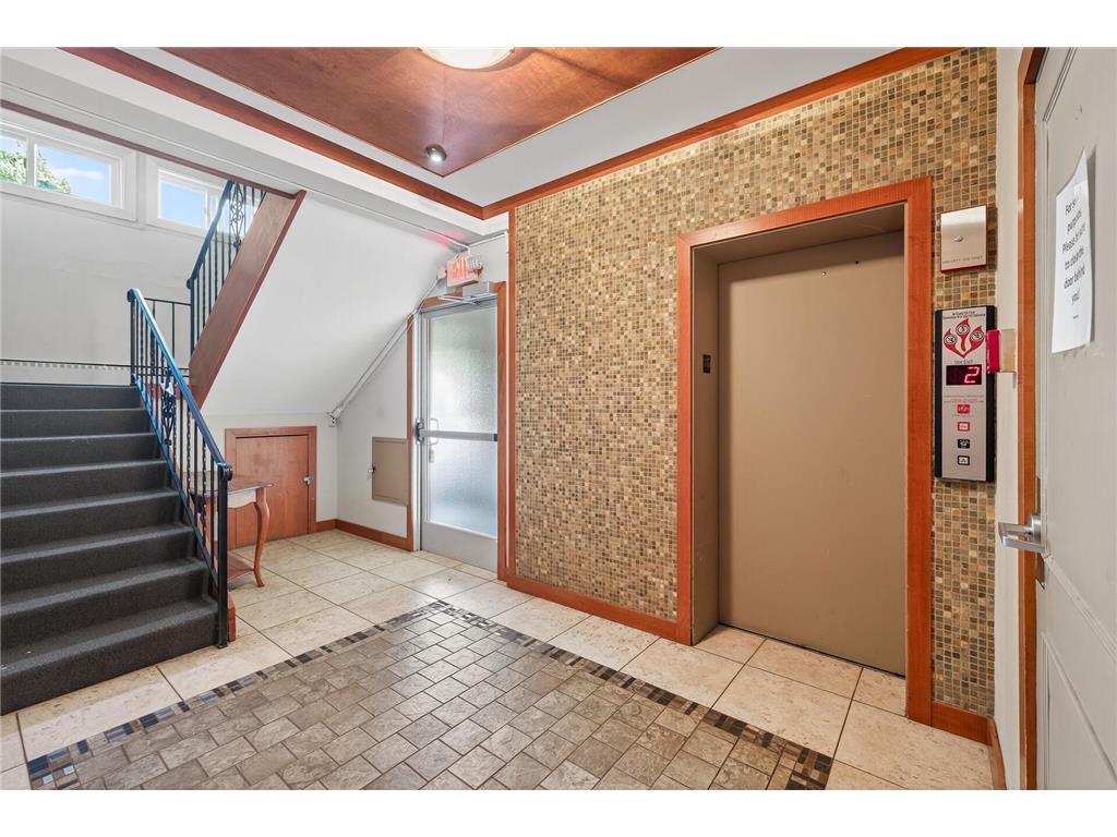 821 Douglas Avenue #204 Minneapolis MN 55403 6824703 image21