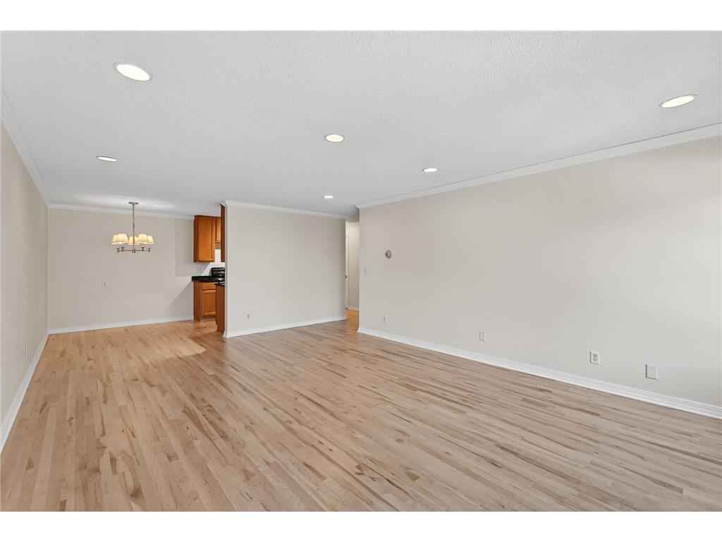 821 Douglas Avenue #204 Minneapolis MN 55403 7049769 image6