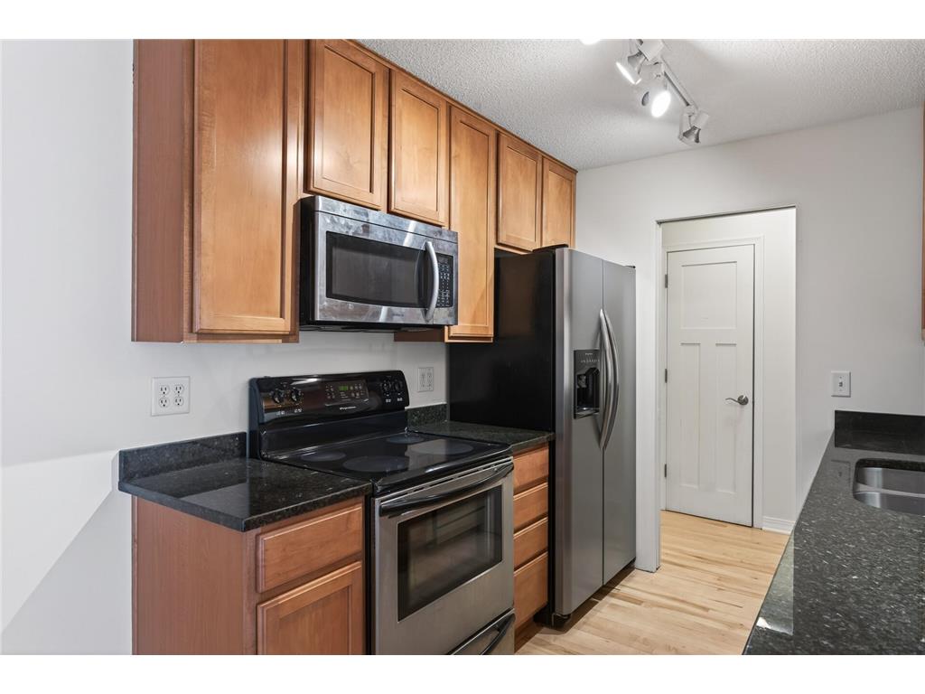 821 Douglas Avenue #204 Minneapolis MN 55403 7049769 image7