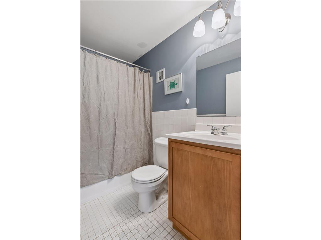 821 Douglas Avenue #205 Minneapolis MN 55403 7078441 image16