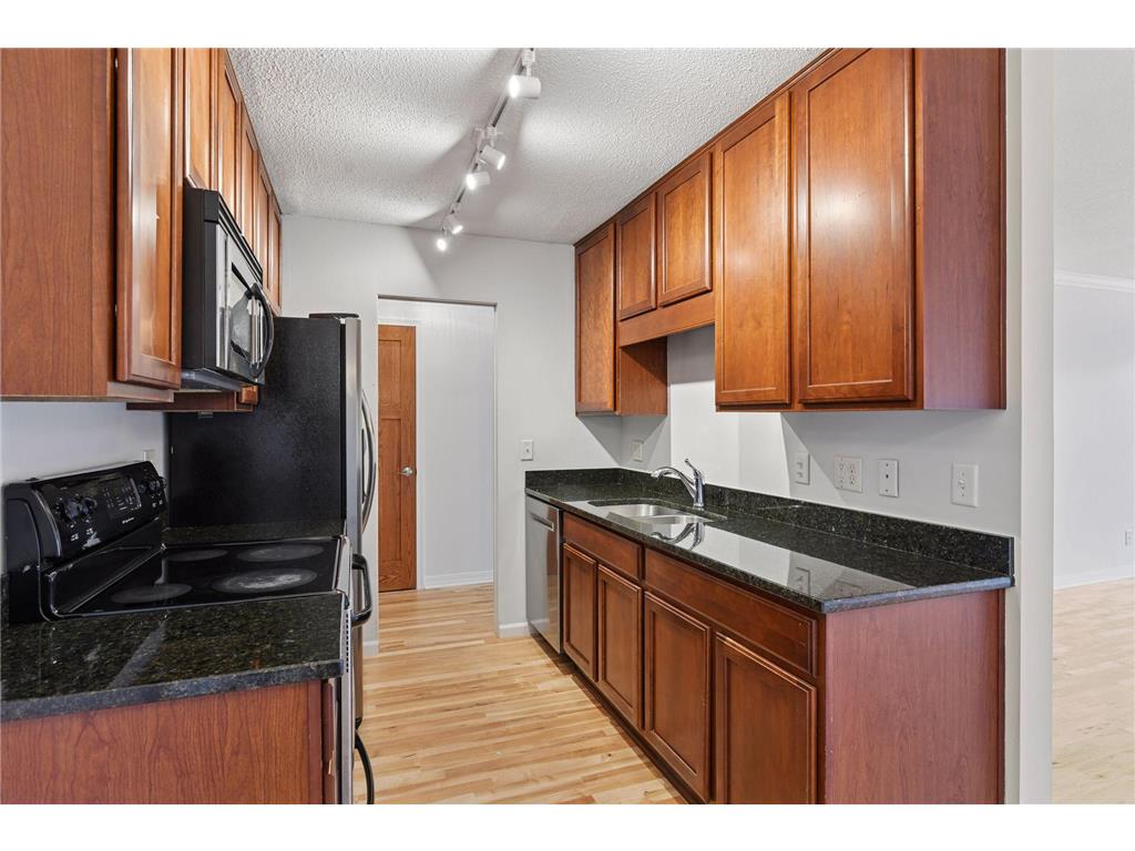 821 Douglas Avenue #304 Minneapolis MN 55403 7070784 image9