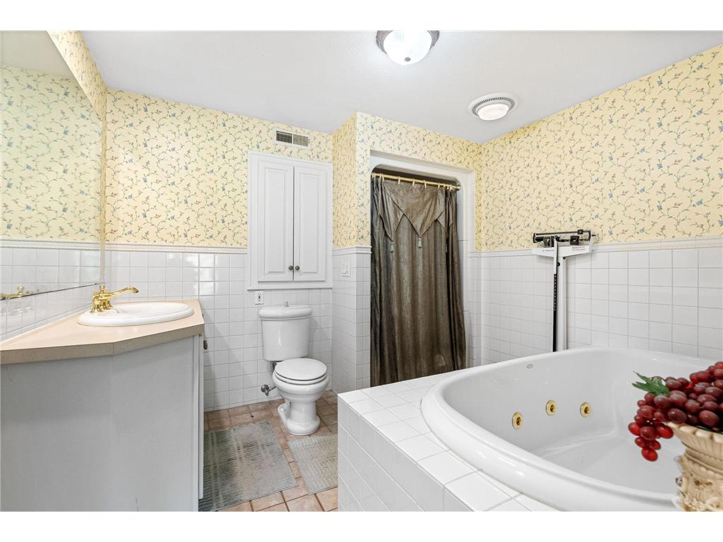 821 E Elm Avenue Waseca MN 56093 7085419 image32