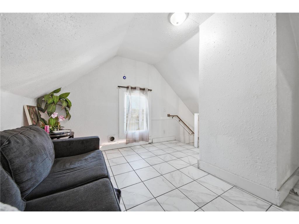 821 Edmund Avenue Saint Paul MN 55104 7008720 image22