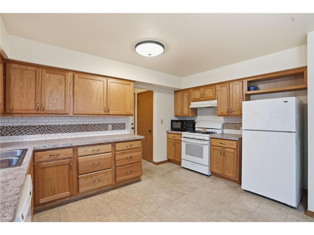821 Elm Street W Norwood Young America MN 55368 7025209 image9