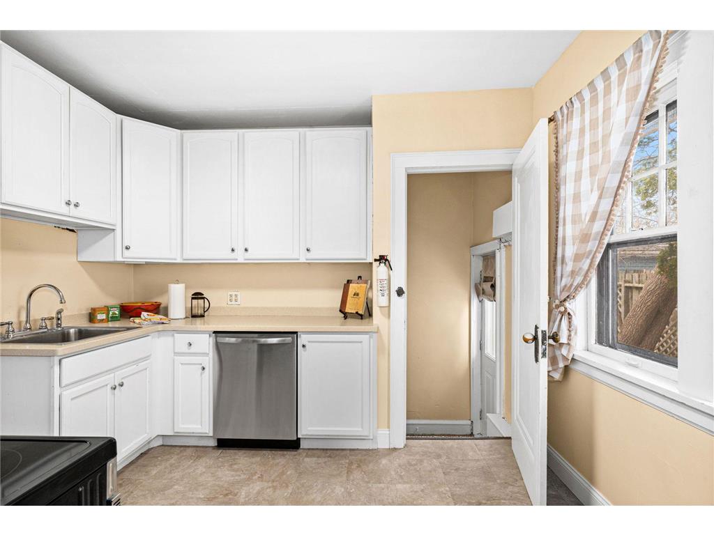 821 N 19th Avenue E Duluth MN 55812 7054743 image14