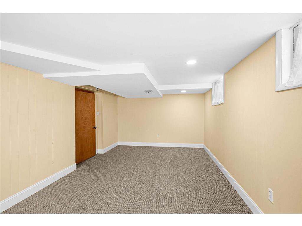 821 N 19th Avenue E Duluth MN 55812 7054743 image17