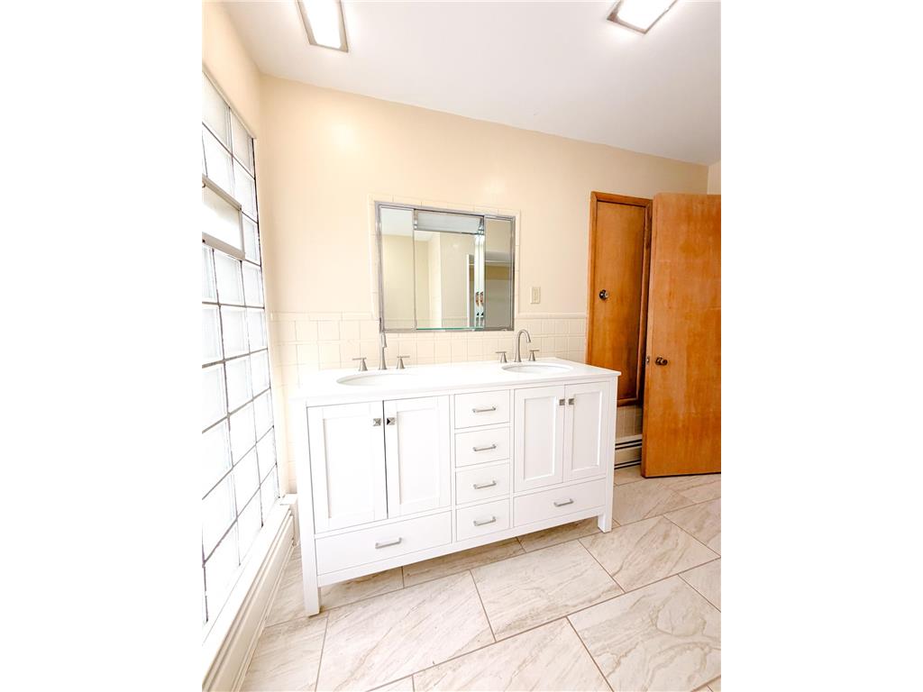 821 Park Street Jackson MN 56143 7066990 image27