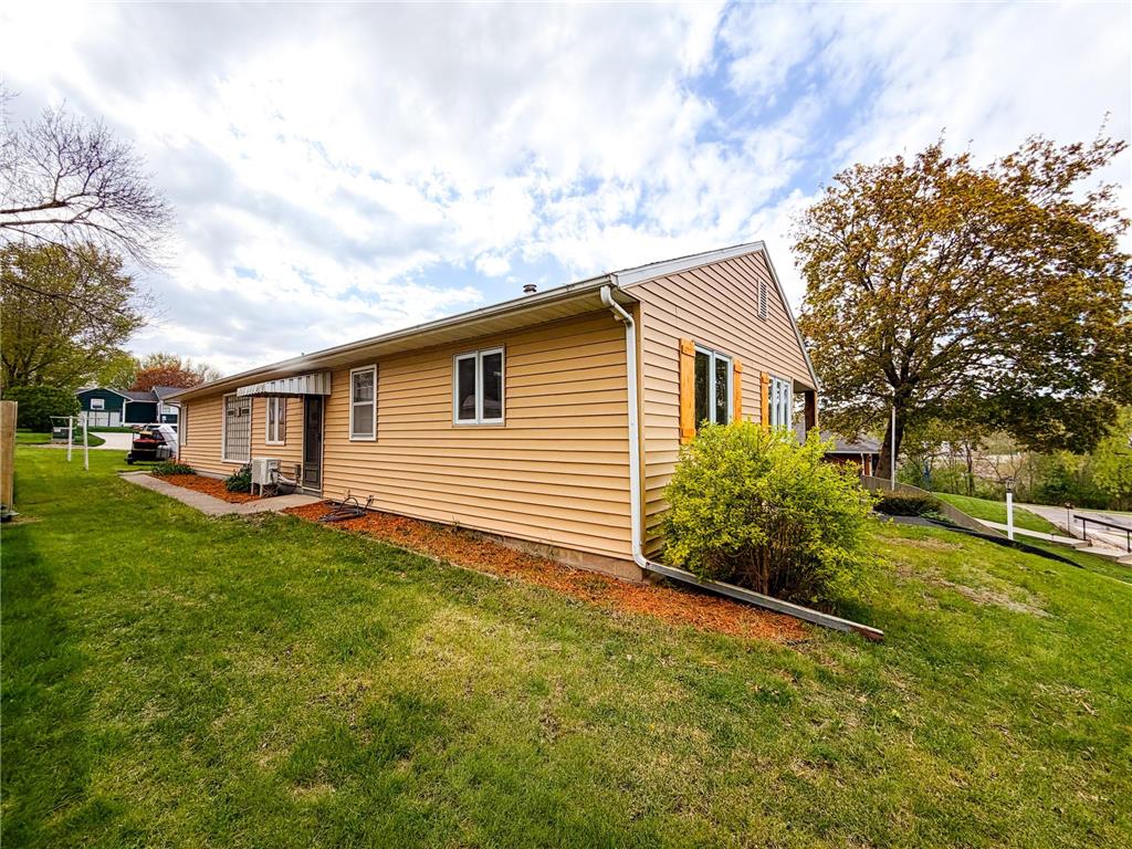821 Park Street Jackson MN 56143 7066990 image4