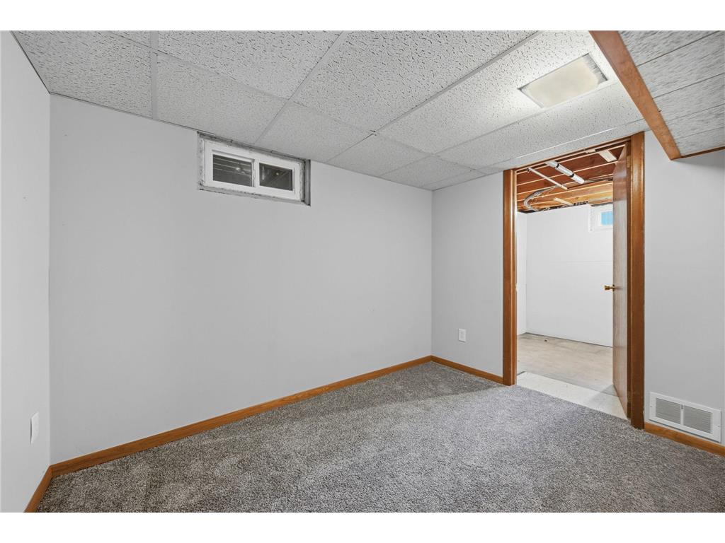 821 Sterling Street N Maplewood MN 55119 7103896 image16