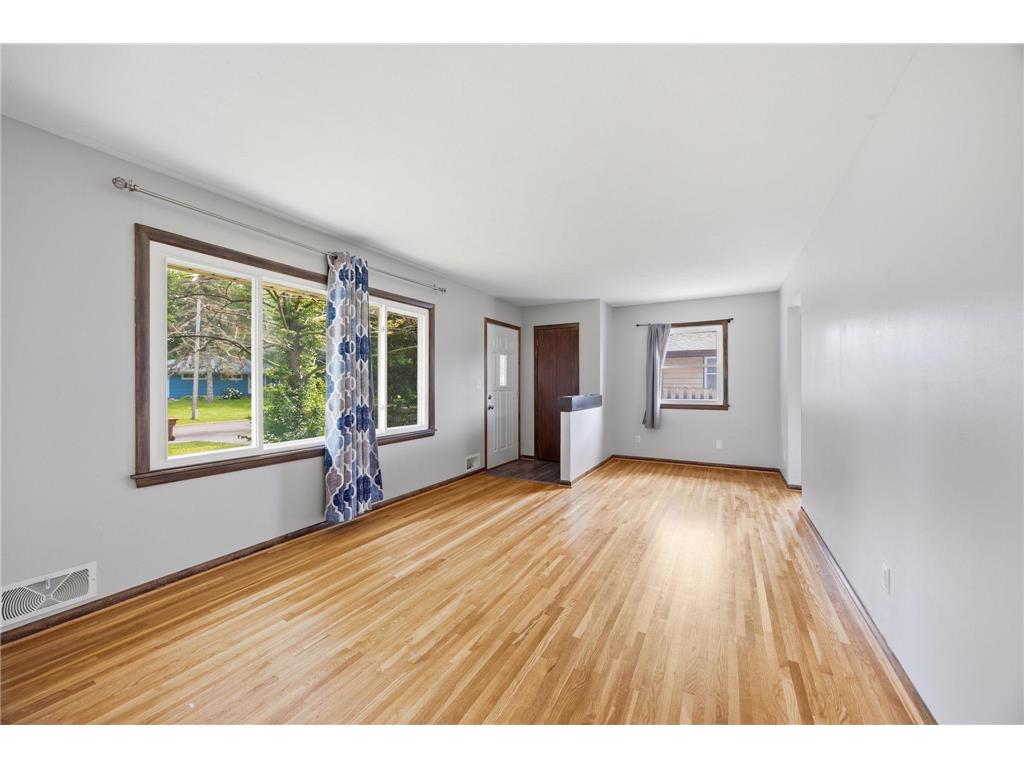821 Sterling Street N Maplewood MN 55119 7103896 image8