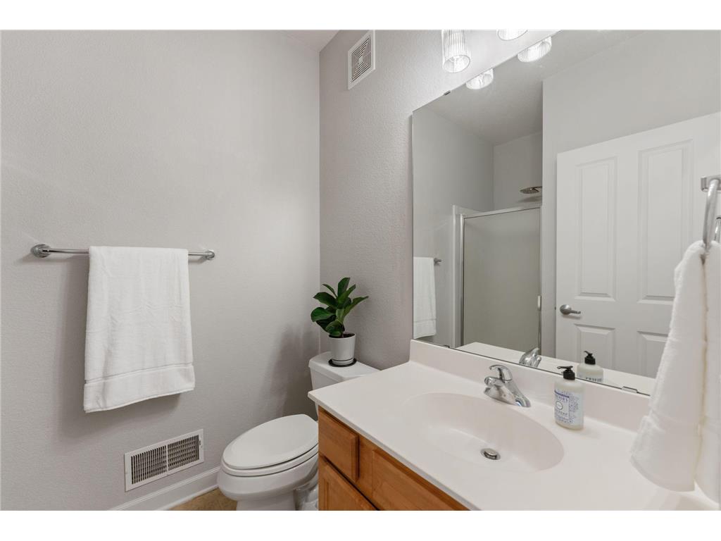 821 Thornton Street SE Minneapolis MN 55414 7045187 image32