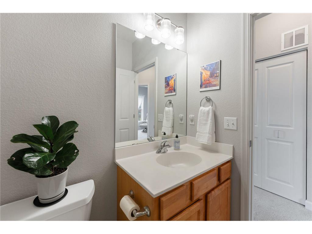 821 Thornton Street SE Minneapolis MN 55414 7045187 image33