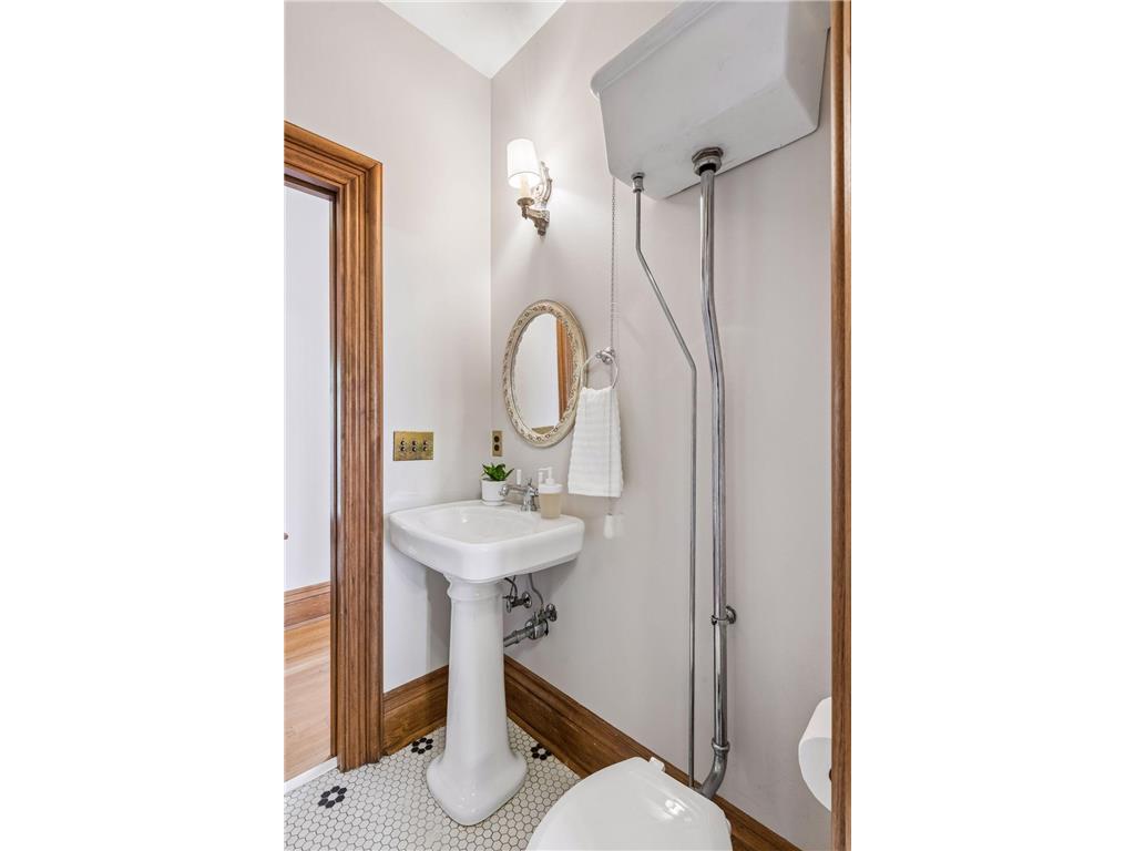 821 W 3rd Street Red Wing MN 55066 7068373 image25