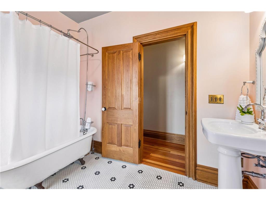 821 W 3rd Street Red Wing MN 55066 7068373 image52