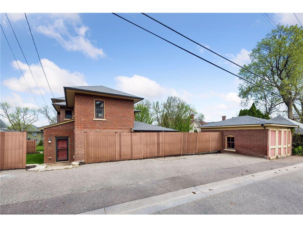 821 W 3rd Street Red Wing MN 55066 7068373 image63