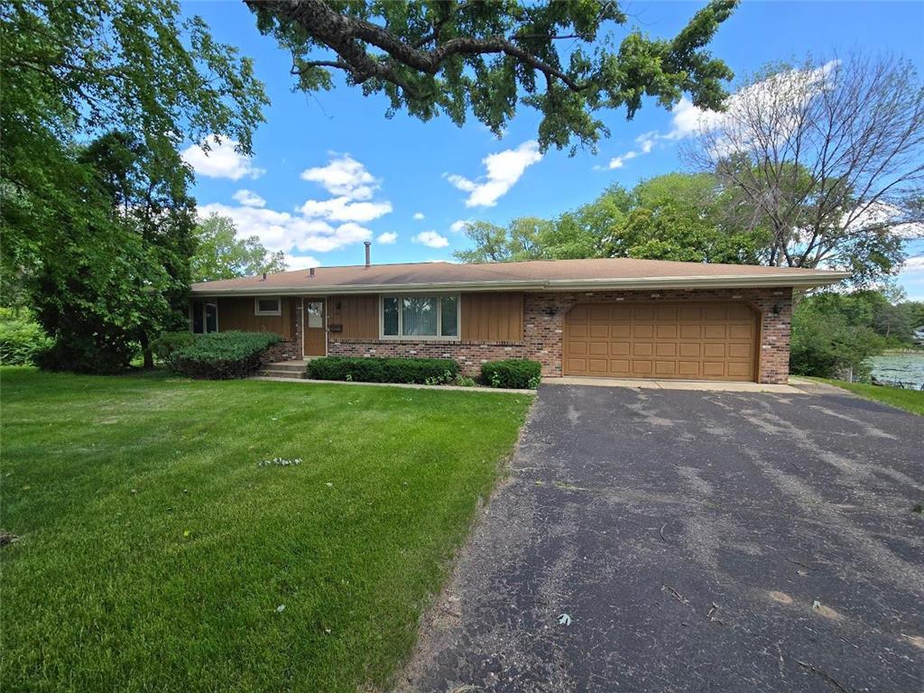 8211 Johnson Circle, Bloomington, MN, 55437 MLS 6563466 Edina Realty