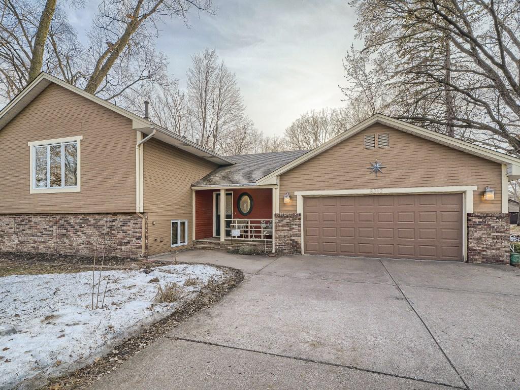 8212 Long Lake Road Mounds View MN 55112 6351755 image1