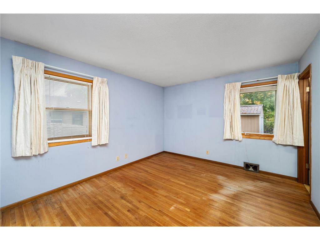 8214 32nd Place N Crystal MN 55427 6810944 image10