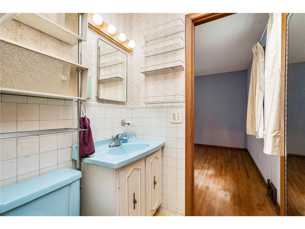 8214 32nd Place N Crystal MN 55427 6810944 image11