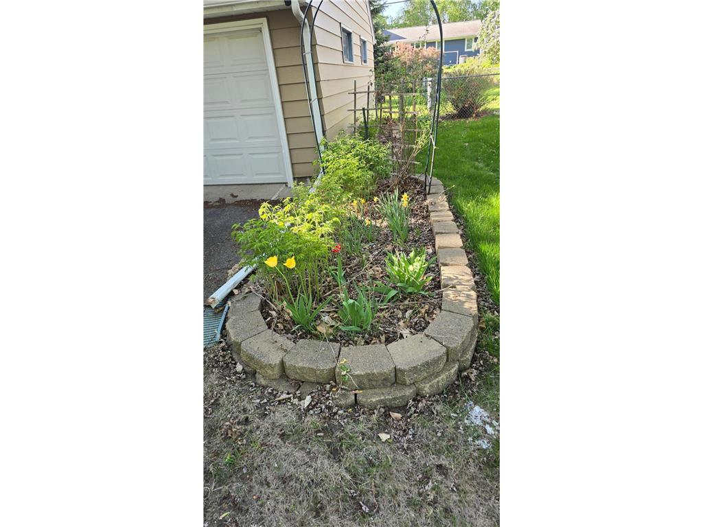 8214 32nd Place N Crystal MN 55427 6810944 image35