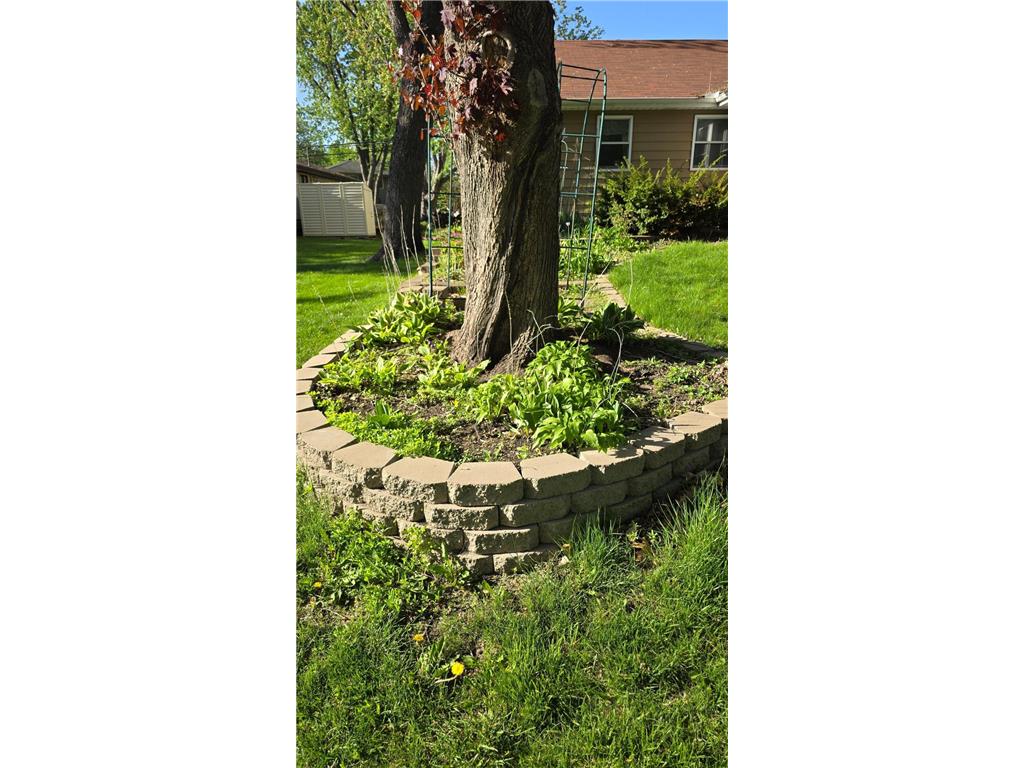 8214 32nd Place N Crystal MN 55427 6810944 image37