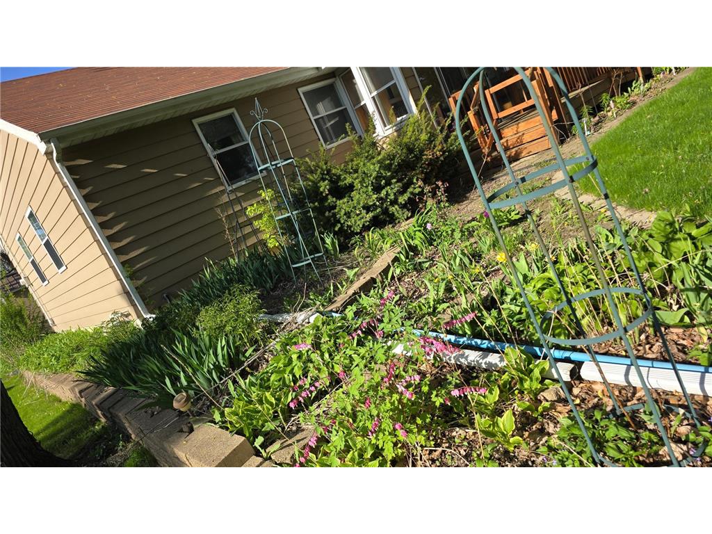 8214 32nd Place N Crystal MN 55427 6810944 image38