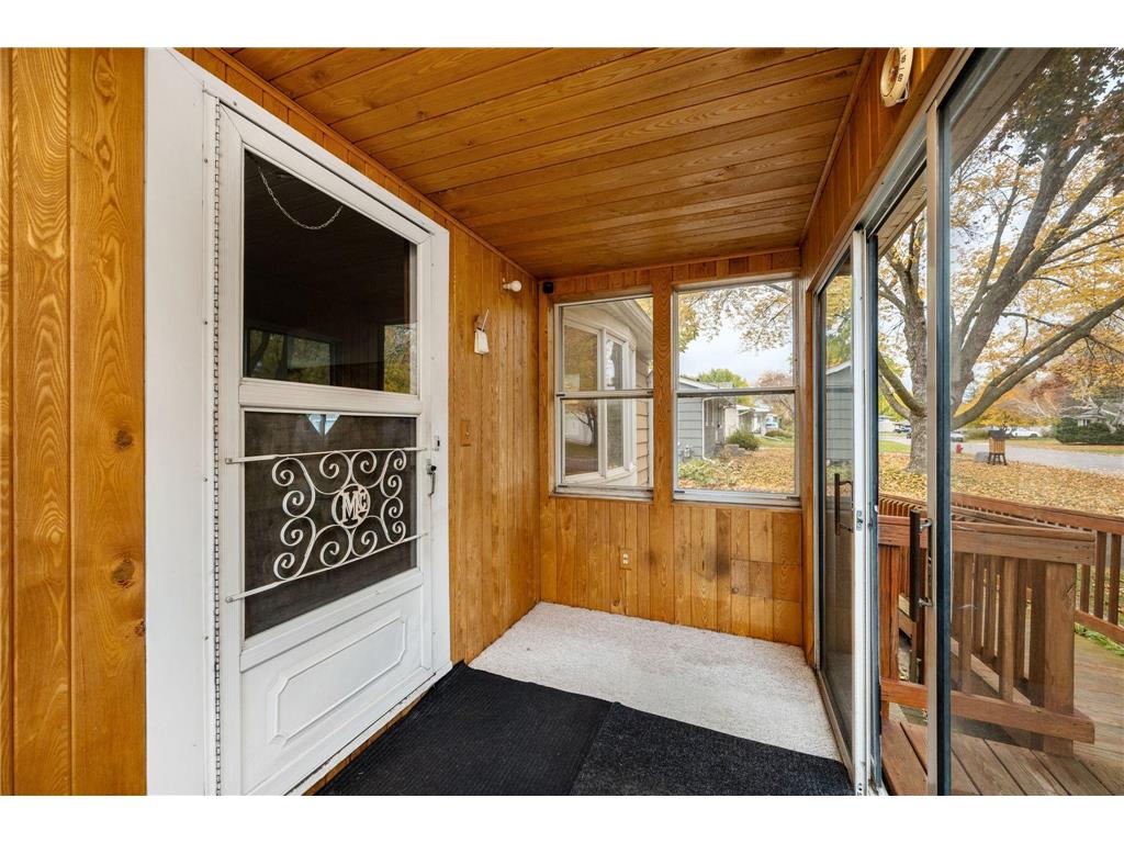 8214 32nd Place N Crystal MN 55427 6810944 image4