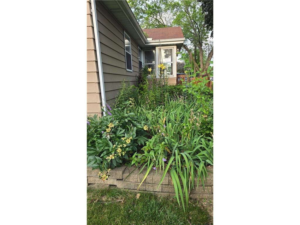 8214 32nd Place N Crystal MN 55427 6810944 image41