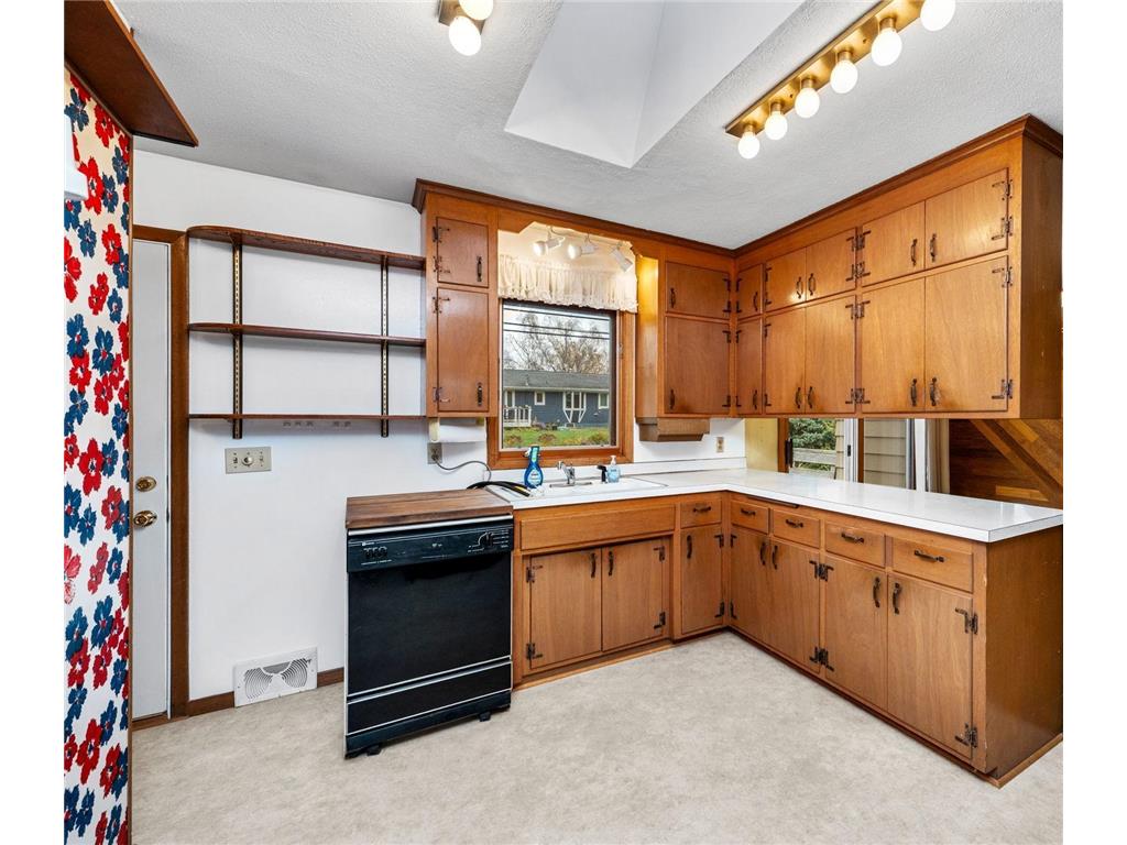 8214 32nd Place N Crystal MN 55427 6810944 image9