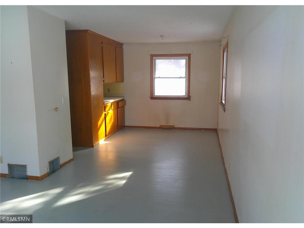 8215 32nd Place N Crystal MN 55427 6683583 image3
