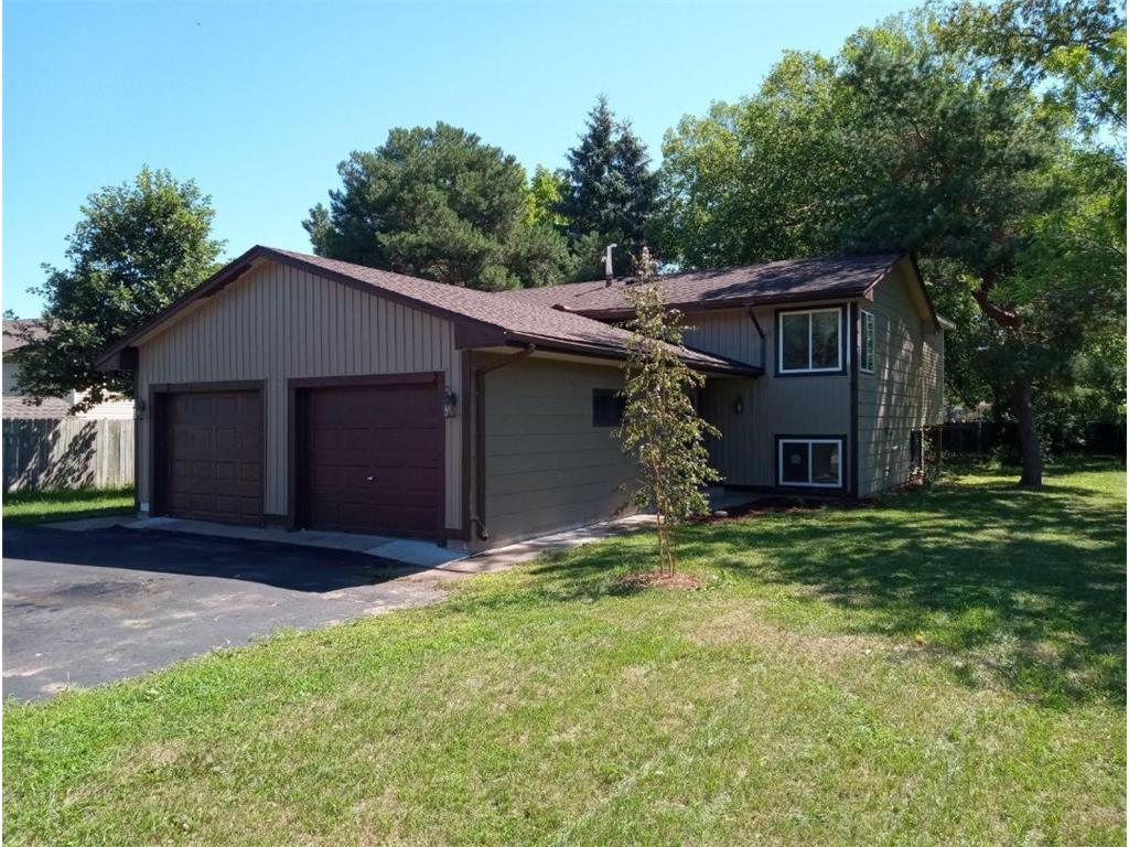 8216 Douglas Drive N Brooklyn Park MN 55443 6484952 image1