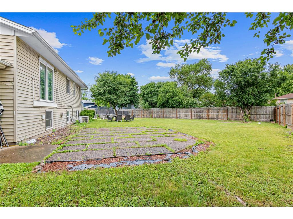 8216 Lad Parkway Brooklyn Park MN 55443 7097265 image11