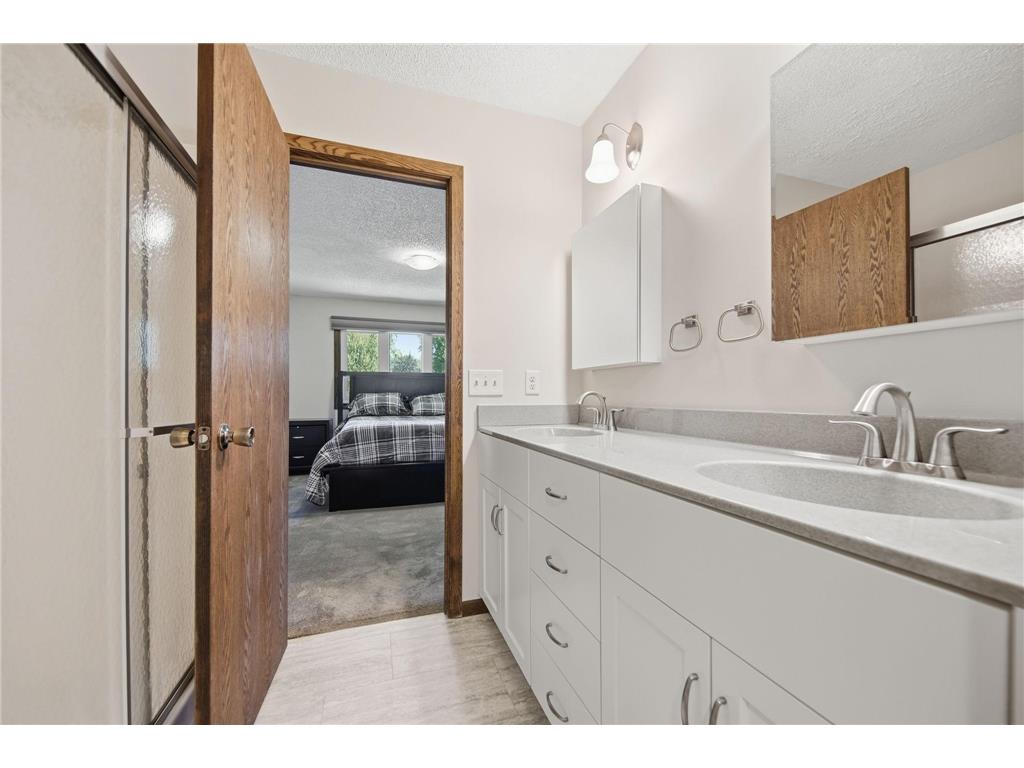 8217 28th Avenue N New Hope MN 55427 7072192 image18