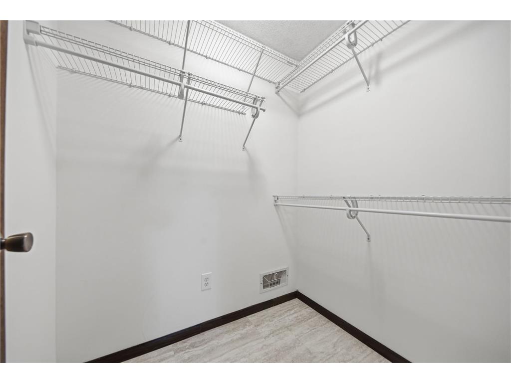 8217 28th Avenue N New Hope MN 55427 7072192 image20