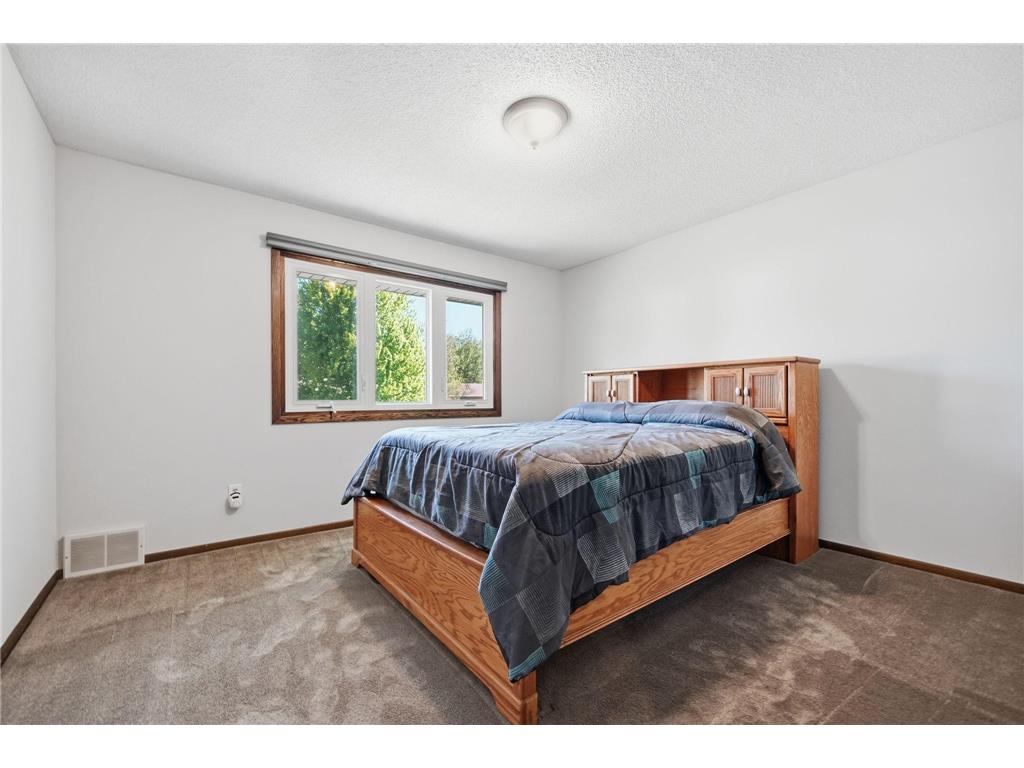 8217 28th Avenue N New Hope MN 55427 7072192 image25