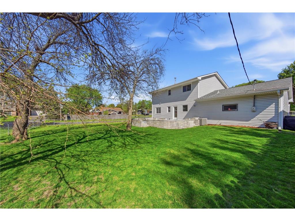 8217 28th Avenue N New Hope MN 55427 7072192 image35