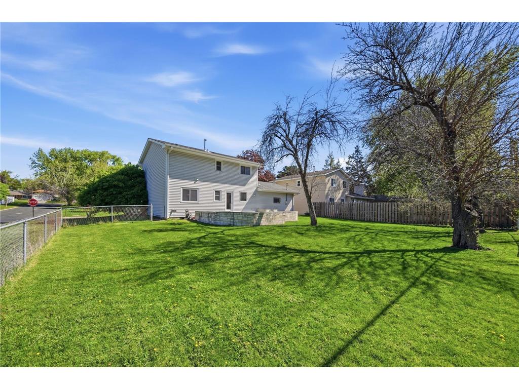8217 28th Avenue N New Hope MN 55427 7072192 image36