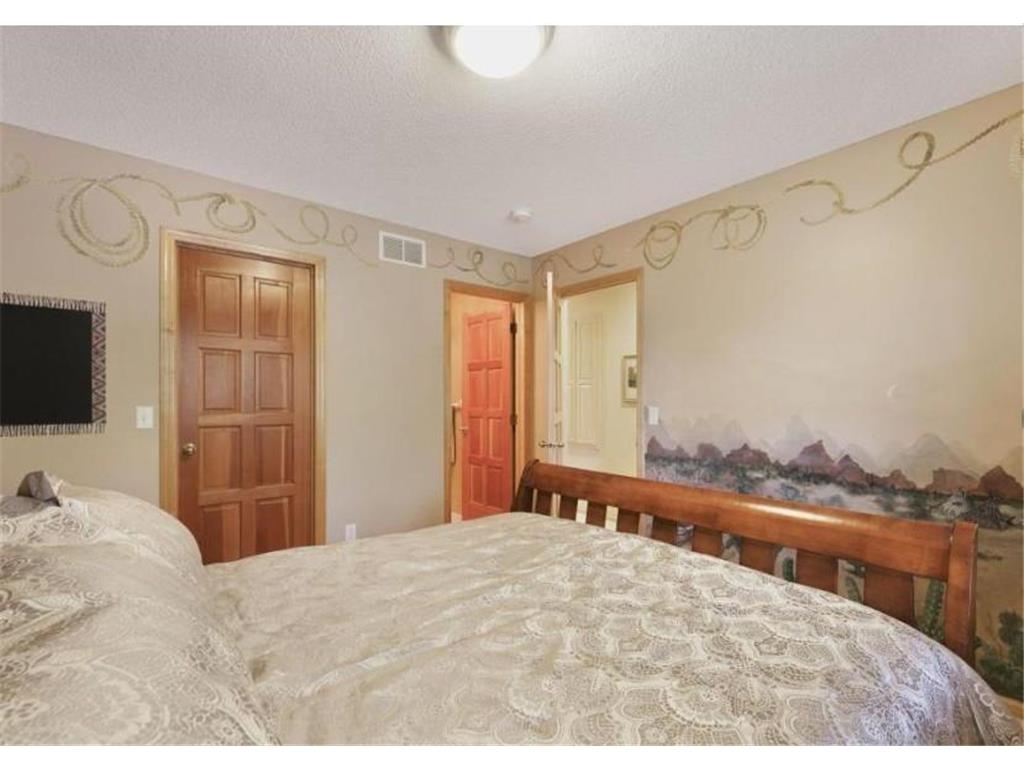 8217 W 93rd Street Circle Bloomington MN 55438 7091254 image23