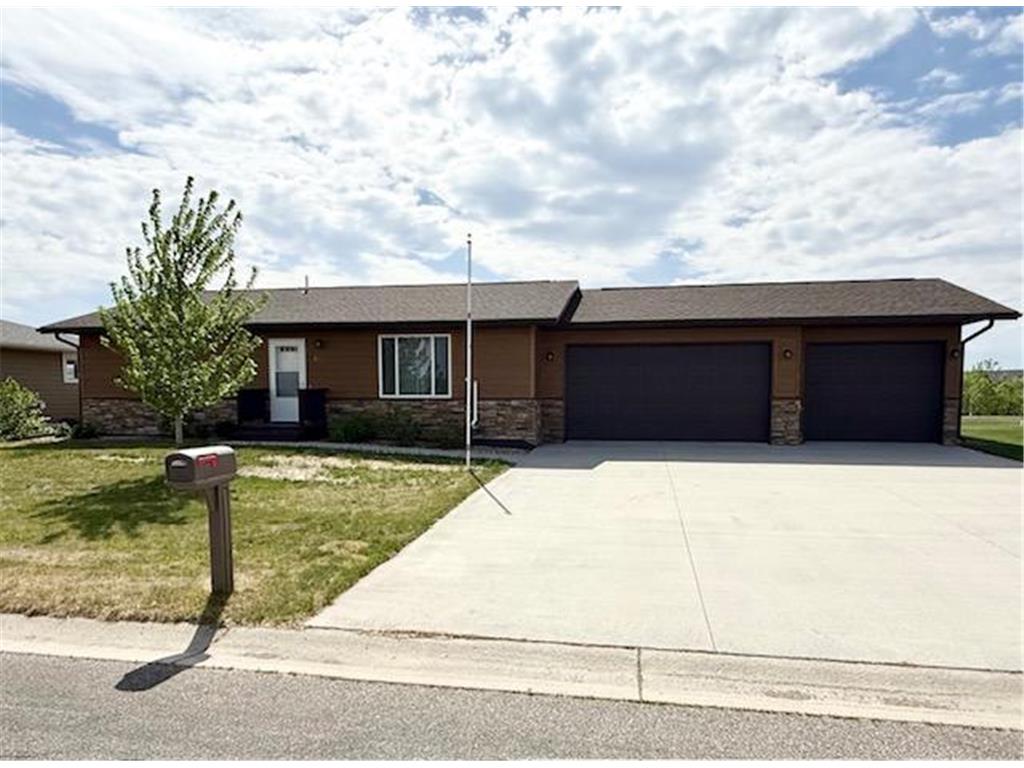822 9th Avenue SW Perham MN 56573 7085768 image1