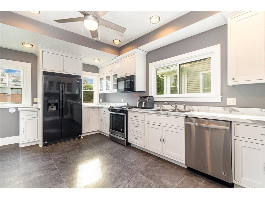 822 Smith Avenue S Saint Paul MN 55107 6754160 image1