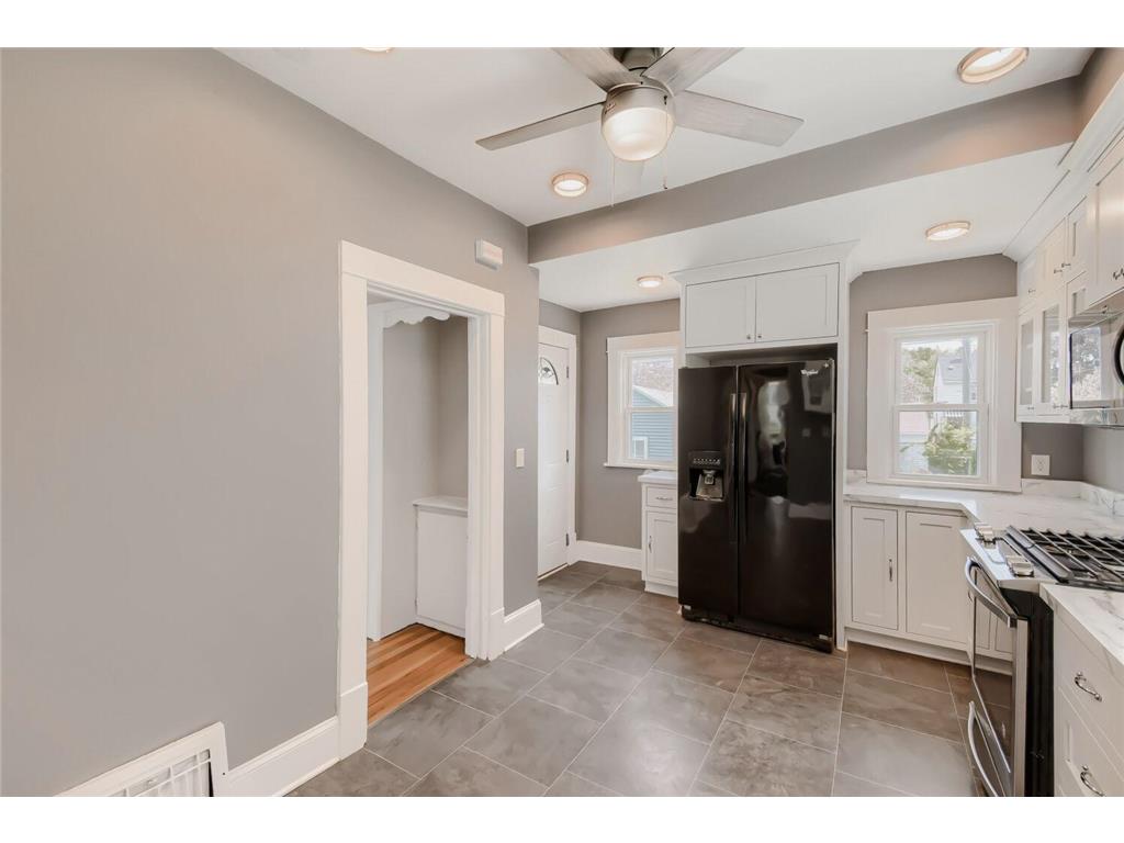 822 Smith Avenue S Saint Paul MN 55107 7074043 image9