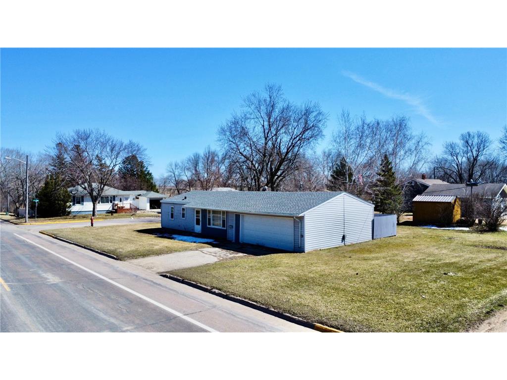 822 Stephens Avenue, Ortonville, MN, 56278 MLS 6514870 Edina Realty