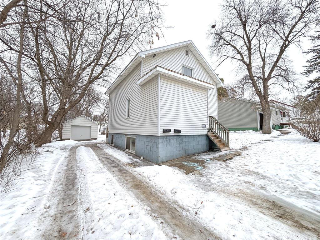 822 W Maple Avenue Fergus Falls MN 56537 7008996 image1