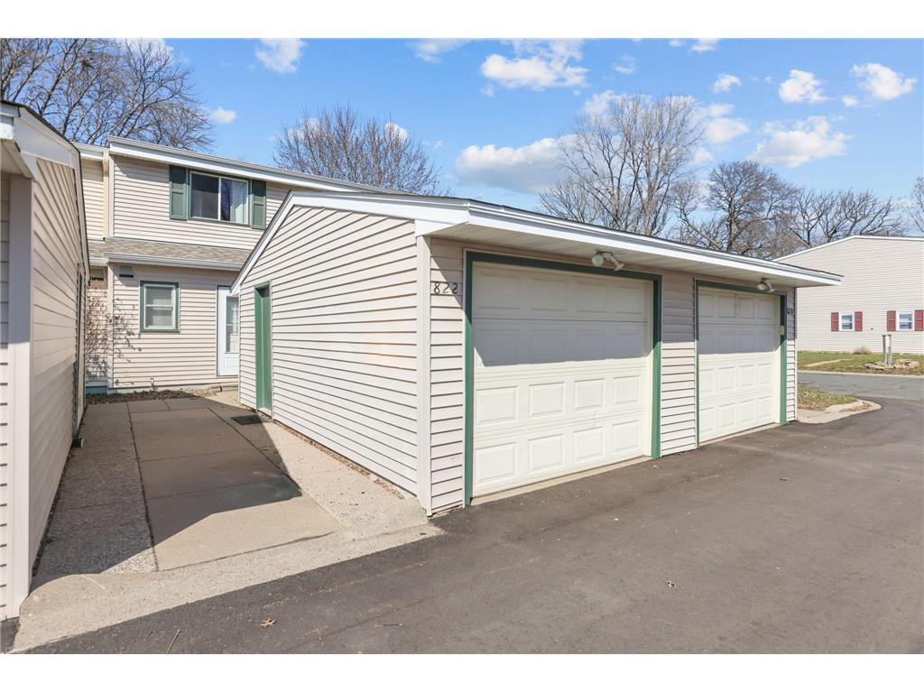 822 Woodgate Drive Vadnais Heights MN 55127 7050244 image1