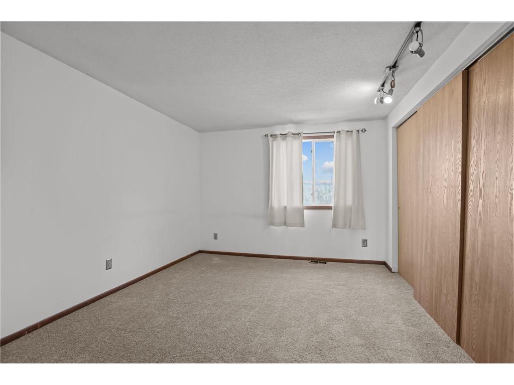 822 Woodgate Drive Vadnais Heights MN 55127 7050244 image12