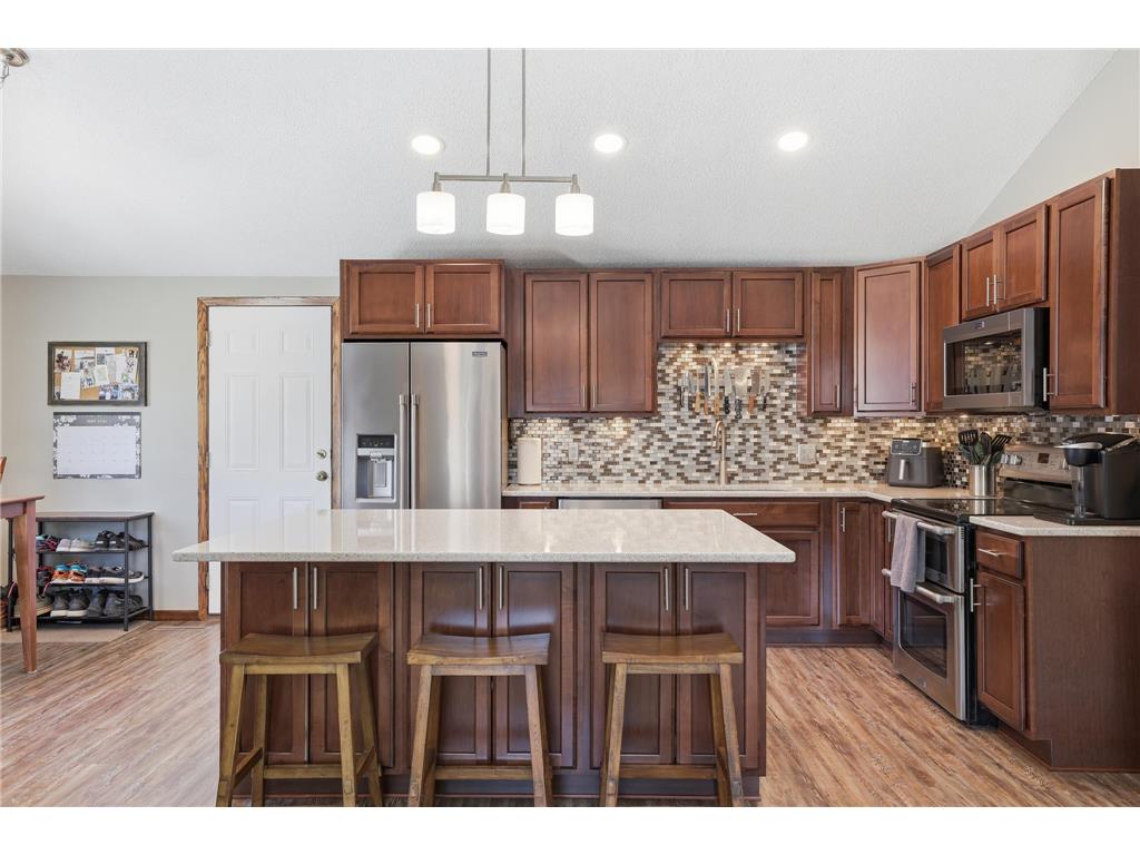8220 208th Street W Lakeville MN 55044 7061288 image10