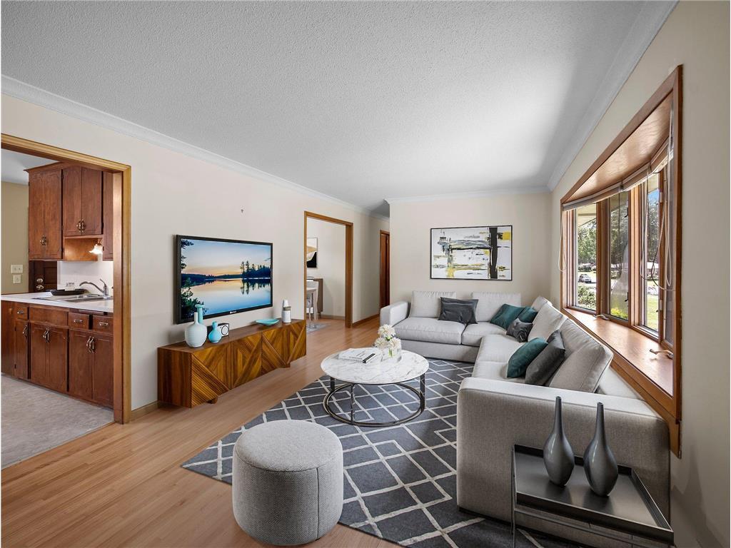 8225 Emerson Avenue S Bloomington MN 55420 6746591 image1