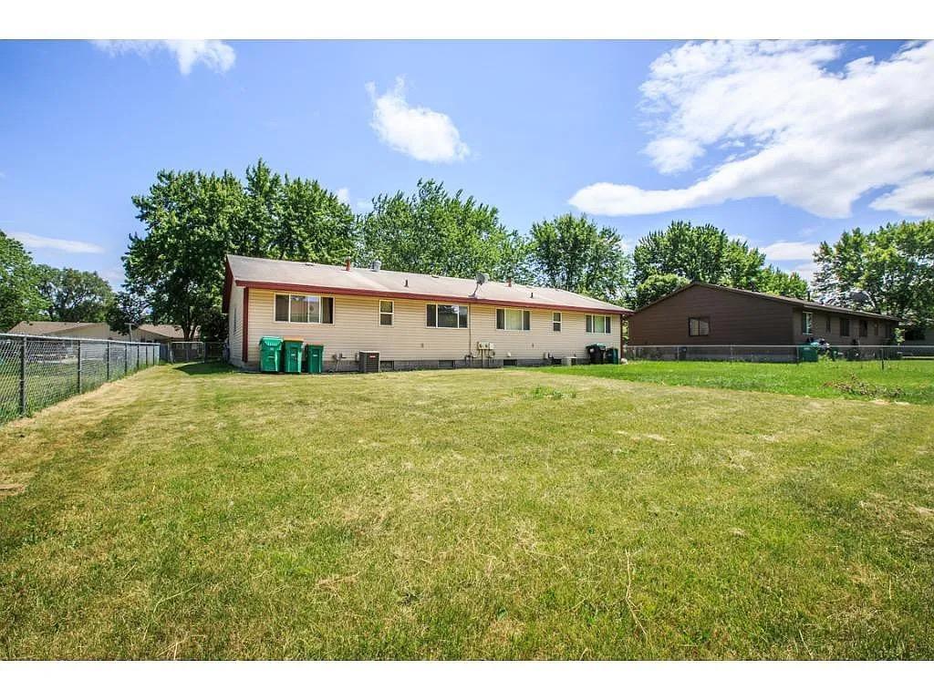 8225 June Avenue N Brooklyn Park MN 55443 7104769 image2