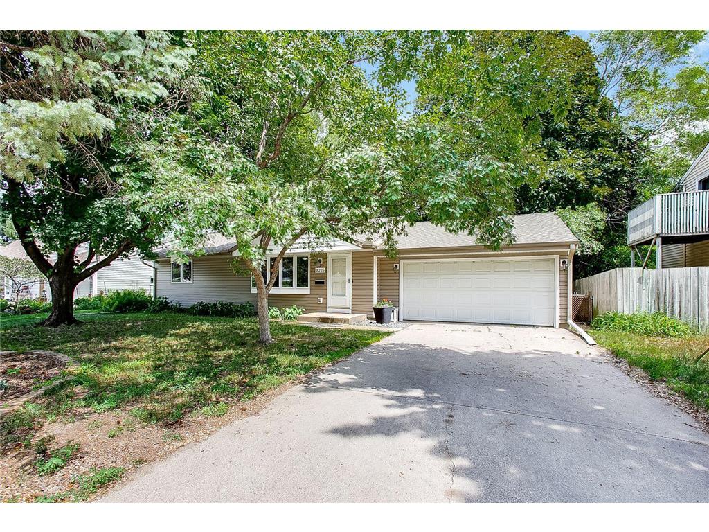 8225 Russell Avenue S Bloomington MN 55431 6378601 image1