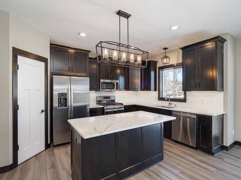 823 206th Avenue NW Oak Grove MN 55011 6322677 image1